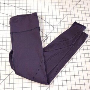 Women's Lululemon size 12 Reveal Legging - Boysenberry Dark Purple